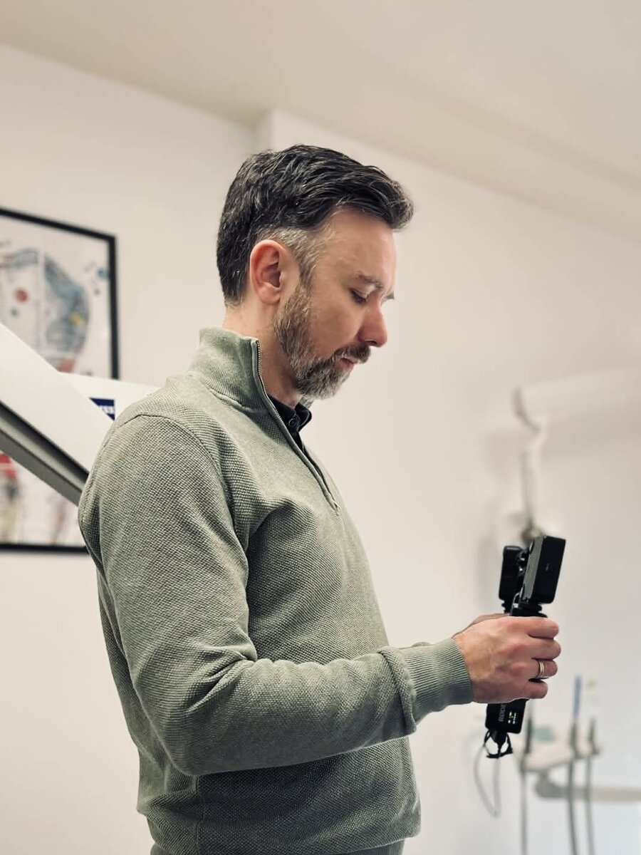 Haakon Mjaatvedt filmer profesjonell video for bedrift i Bergen