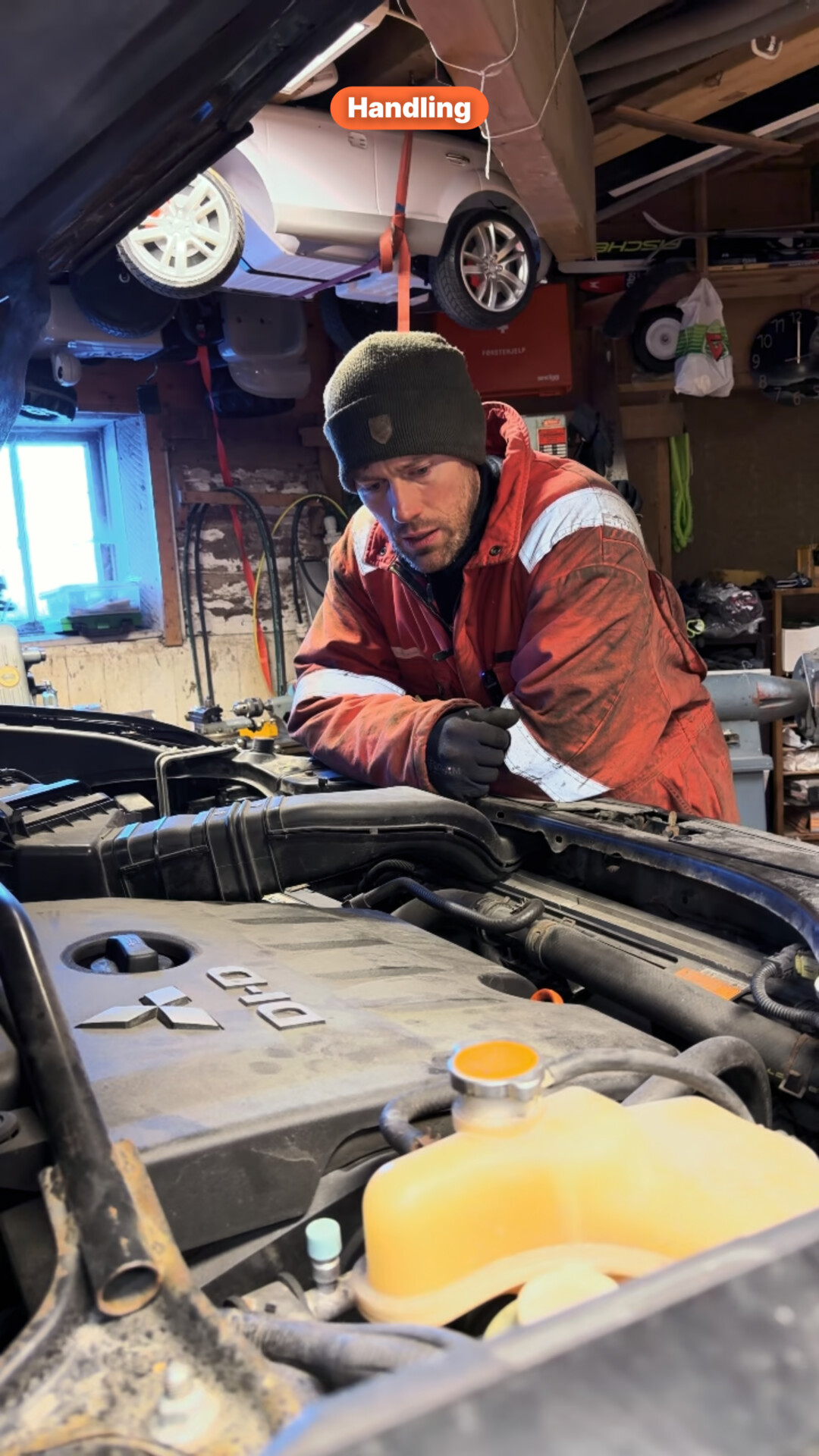 Rune fra Møllendal Ortopedi demonstrerer fagkunnskap i arbeid - ekte håndverk bygger tillit